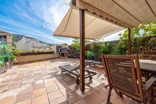 Chalet in Vallirana. Can rovira  junto al centro