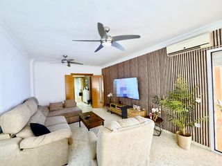 Piso en Calle mahler 2. Espacio, comodidad y calidad de vida para tu familia en cortijo