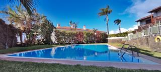 Maison jumelée  Calle tajora. Excelente chalet adosado con piscina comunitaria
