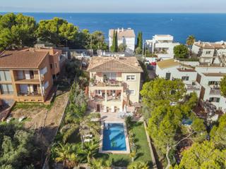 Xalet a El Toro. Villa de lujo en el toro, a un paso del mar y de port adriano