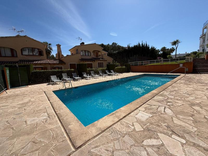 Foto d1cb27f6-d4a3-4d92-b2aa-40596f5bd4a9. Casa adossada amb calefacció aparcament piscina a Calvià