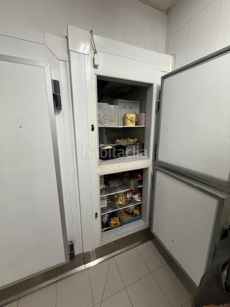 Foto 581ae036-34f8-46f9-b445-62c8c7b2110a. Alquiler local comercial oportunidad única en puerto , mallorca! en Andratx
