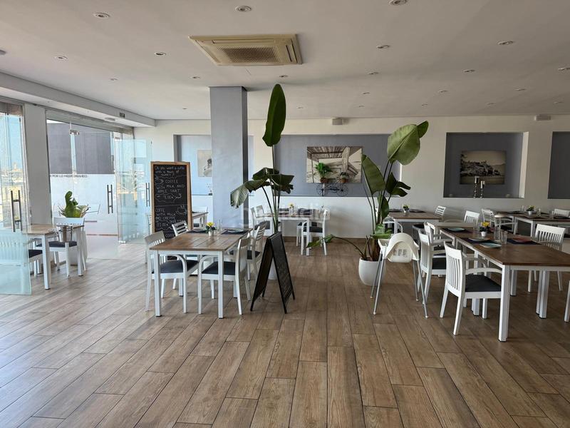 Foto 5ef472c5-bedf-4159-9671-8f4e297d2d00. Alquiler local comercial oportunidad única en puerto , mallorca! en Andratx