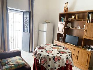 Casa  Calle brozas. Casa típica andaluza con dos habitaciones dobles y terraza priva