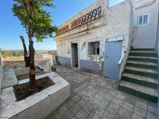 Mas  Calle de sáinz de andino 4. Amplia vivienda con patio y terraza para reformar  calle sainz d