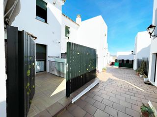 Casa  Calle el ejido. Luminosa casa con piscina y garaje en urbanización el ejido  alc