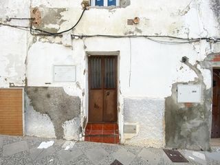 Masia  Calle ildefonso romero. Vivienda con encanto y gran potencial en calle ildefonso romero,