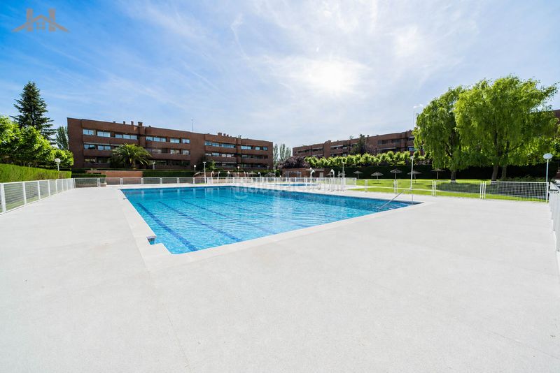 Foto 24b86ebc-c915-44b0-a0e4-2745bcbf21f2. Pis amb calefacció aparcament piscina a Prado de Somosaguas Pozuelo de Alarcón
