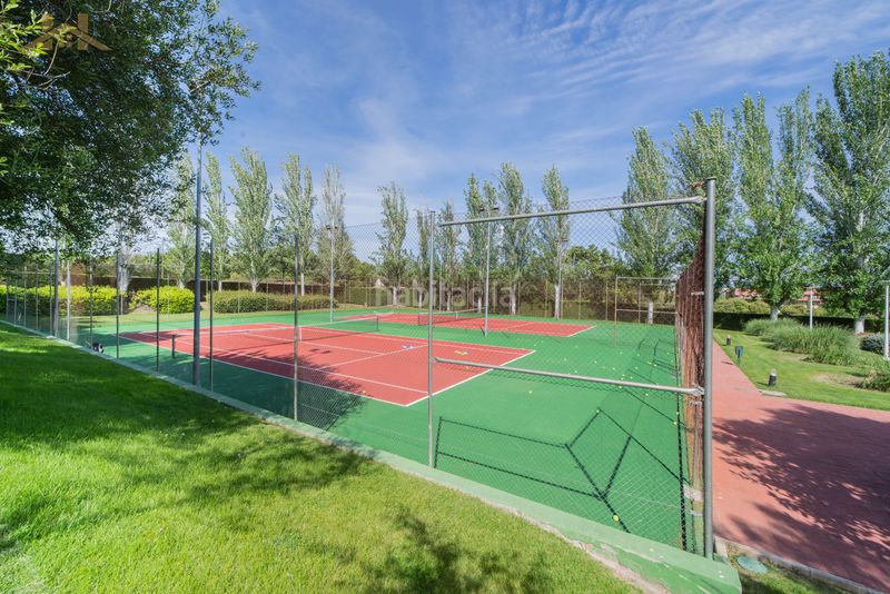 Foto 4bb5f1dd-2c21-47a7-99af-207f04243302. Pis amb calefacció aparcament piscina a Prado de Somosaguas Pozuelo de Alarcón
