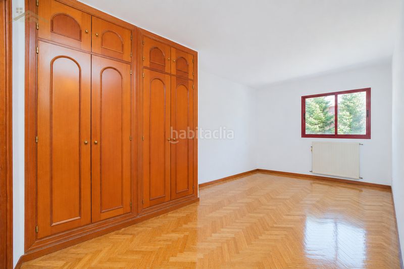 Foto 13f2b80f-a5db-4eed-9492-94430aed7914. Pis amb calefacció aparcament piscina a Avenida Europa Pozuelo de Alarcón