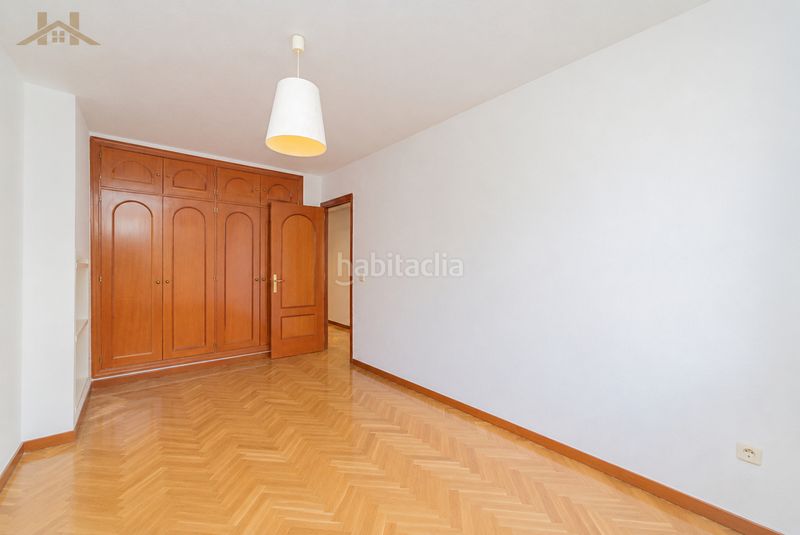 Foto 3f7e30b1-d5fc-40d2-b001-c0149a2d2c37. Pis amb calefacció aparcament piscina a Avenida Europa Pozuelo de Alarcón