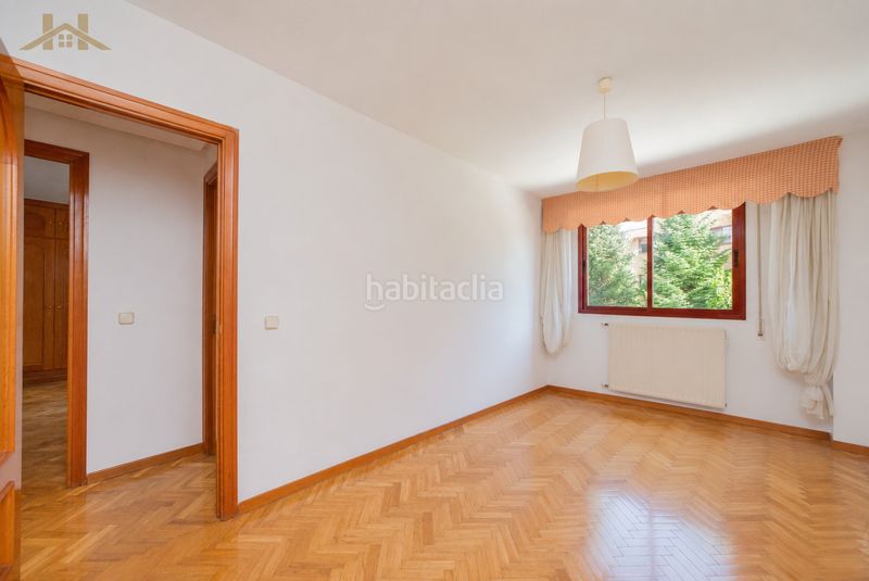 Foto 8a9817f5-8fc5-4c33-a2e0-0eef99f9b6ce. Pis amb calefacció aparcament piscina a Avenida Europa Pozuelo de Alarcón
