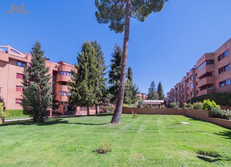 Foto f5cf9c85-380f-4d6c-b9f3-c21ad78539df. Pis amb calefacció aparcament piscina a Avenida Europa Pozuelo de Alarcón