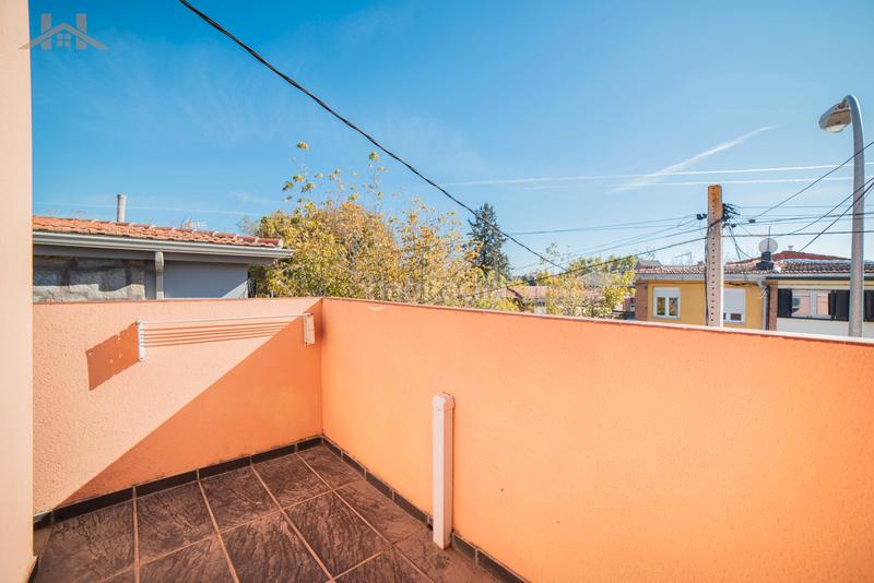 Foto 032b602e-d989-4f1a-a858-d78c2a38991b. Maison jumelée avec chauffage dans Pueblo Pozuelo de Alarcón