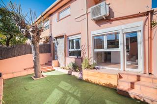 Maison jumelée  Calle de elvira cuesta. Chalet adosado en venta en calle de elvira cuesta