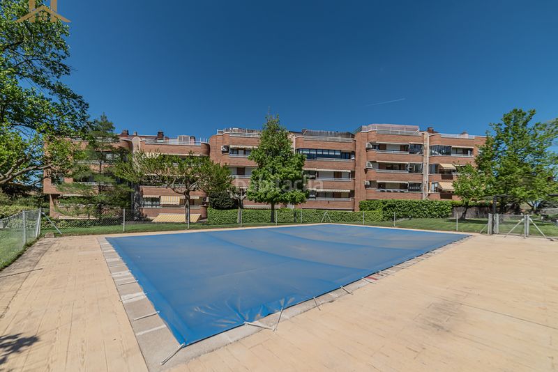 Foto ca5bc551-28eb-44aa-bc58-0a4c45585599. Àtic amb calefacció aparcament a Pueblo Pozuelo de Alarcón