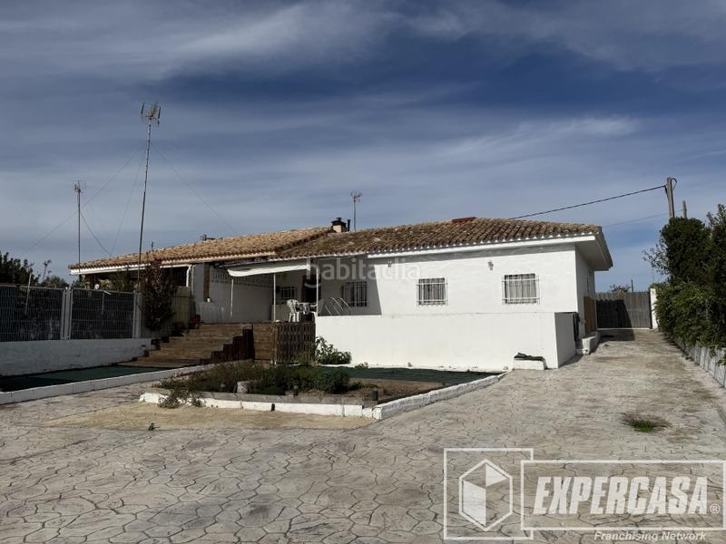 Foto b5a67fb5-b43f-474e-a8fb-69cff91817fd. Chalet en Centro Chiva