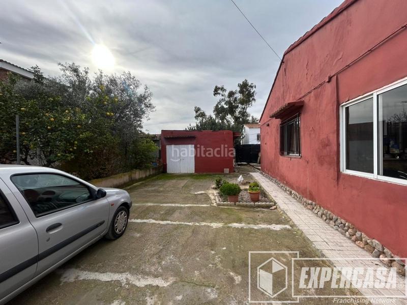 Foto 2c8bfdea-07c7-4952-a83c-970b945d439a. Xalet amb aparcament piscina a Santa Bárbara Llíria