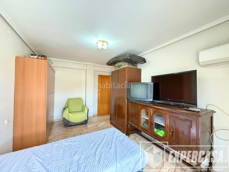 Foto c8fe0ef8-ab7e-45f4-8a4e-644e24c58b90. Piso en calle duc de Llíria 65 en Parque de la Bombilla Llíria