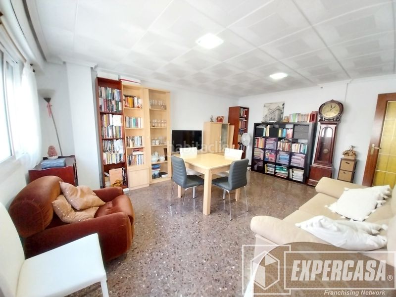 Foto f41596a6-e92a-4570-9bac-22351186bfe9. Pis a Zona Avenida al Vedat Torrent