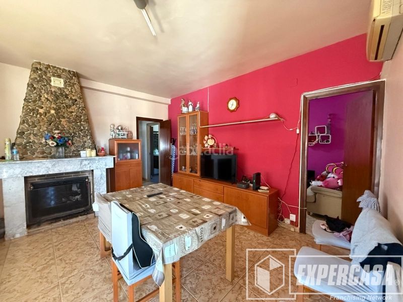 Foto 0d898a7b-e183-48a4-8095-91e850fea412. Xalet amb aparcament piscina a Santa Bárbara Llíria