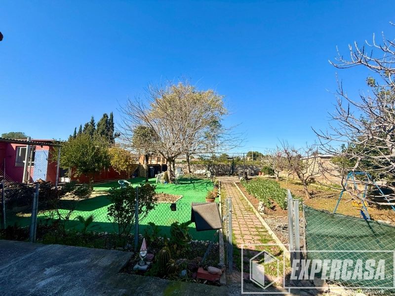 Foto 0f6c5c5b-2d8c-4984-8383-6da342b13fbf. Xalet amb aparcament piscina a Santa Bárbara Llíria