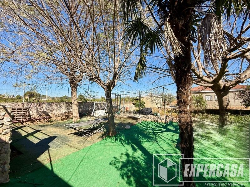 Foto 98317766-2226-4e0e-92a2-a8b719ddf6b3. Xalet amb aparcament piscina a Santa Bárbara Llíria