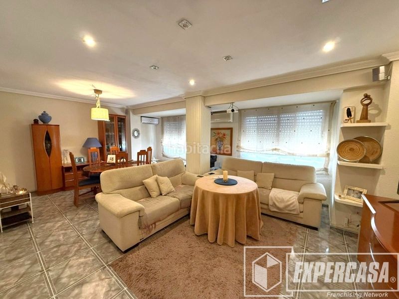 Foto 406585d7-95e1-4d35-98f3-1015f1b65508. Flat in calle duc de Llíria 60 in Parque de la Bombilla Llíria