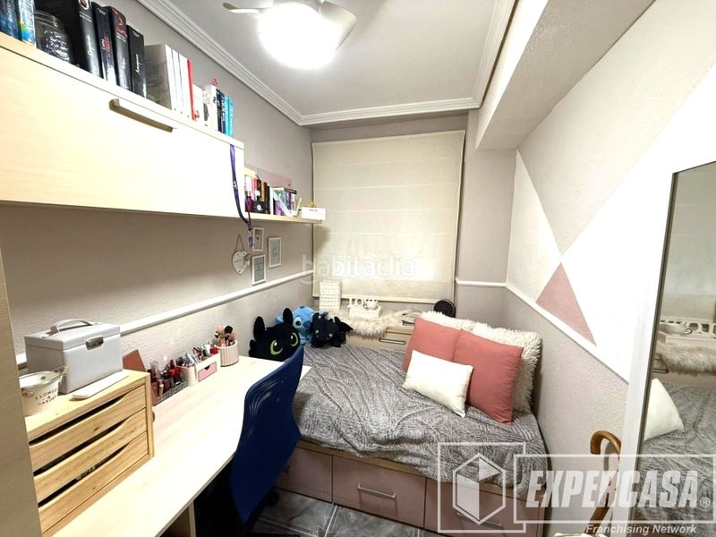 Foto f025554e-37ce-4173-8414-acc6a533b5d1. Flat in calle duc de Llíria 60 in Parque de la Bombilla Llíria
