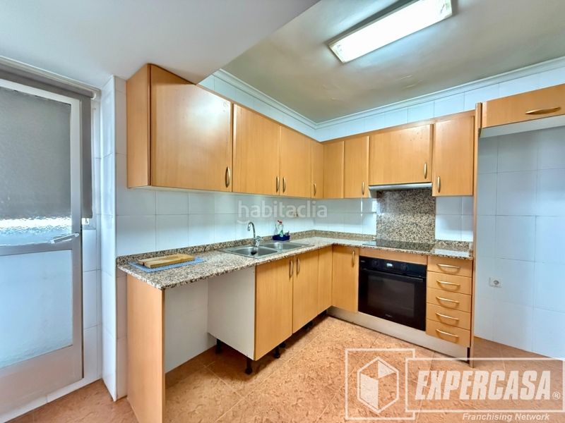 Foto 25a2a5b1-fbb0-46e8-ac75-0c7d2972eaa8. Pis a calle duc de Llíria 65 a Parque de la Bombilla Llíria