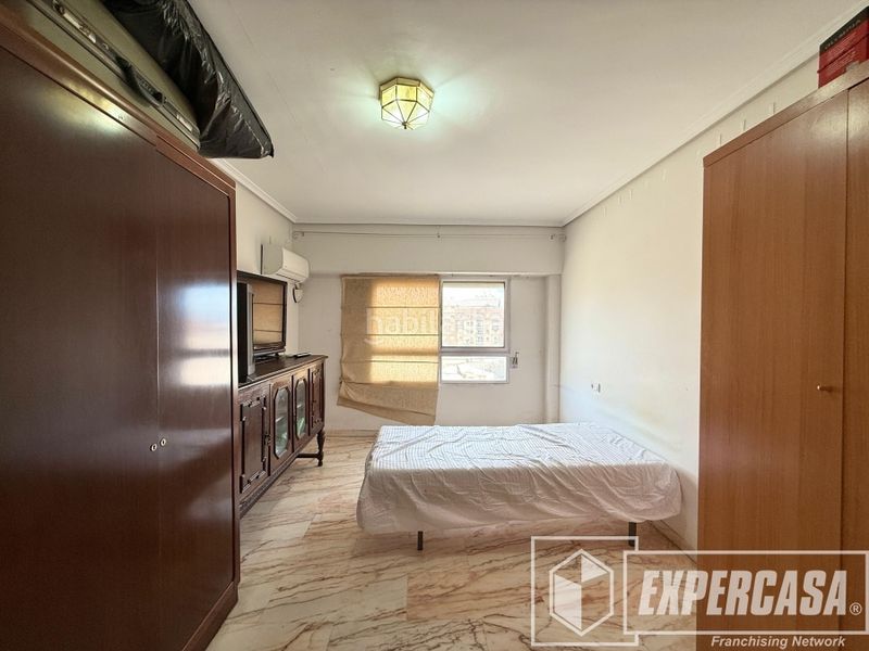 Foto e131ca03-d743-451e-8394-1d0e7e0bc95e. Pis a calle duc de Llíria 65 a Parque de la Bombilla Llíria