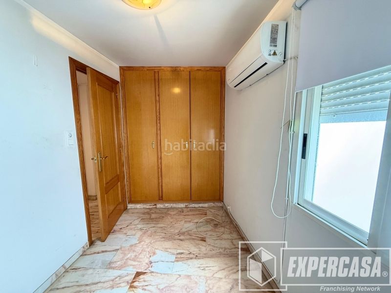 Foto f135e050-ece0-4130-9ed1-fdd806a4d5c2. Pis a calle duc de Llíria 65 a Parque de la Bombilla Llíria