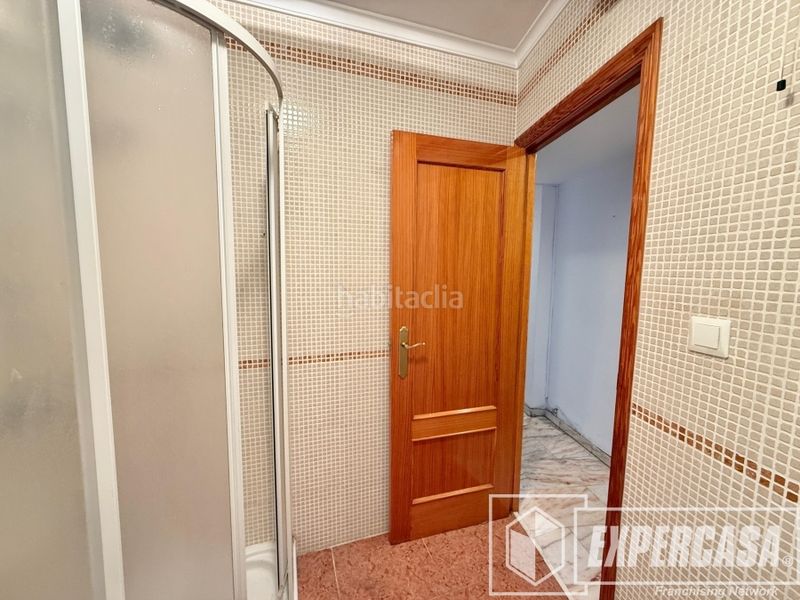 Foto f8ca96d8-e83d-4994-8fe4-c88f12ff398f. Pis a calle duc de Llíria 65 a Parque de la Bombilla Llíria