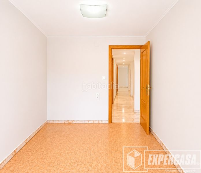 Foto aaa6e0d8-7e36-4fa0-a1c5-e2e87df81bd5. Piso en calle duc de Llíria 65 en Parque de la Bombilla Llíria