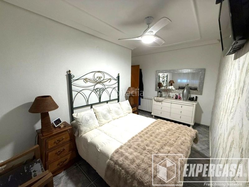 Foto a2563292-ee6e-4bb1-99ed-41981d085c5d. Flat in calle duc de Llíria 60 in Parque de la Bombilla Llíria