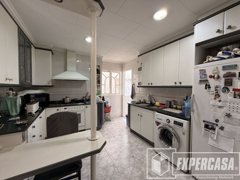 Foto ced19fab-f6a4-4150-95c4-9a1abb6e5da2. Pis a Riba - roja de Túria