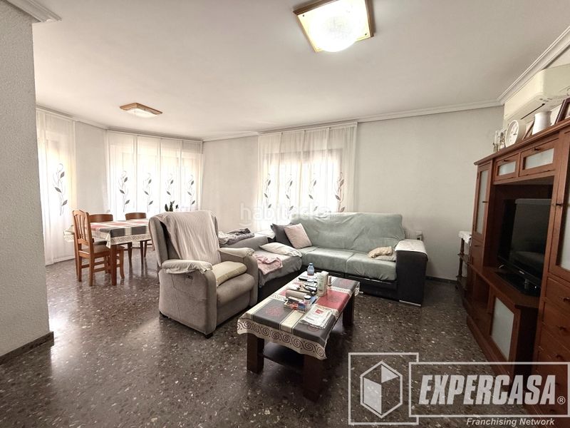 Foto 1e2dedad-48f1-4063-826b-972075f43d3c. Casa amb aparcament a Riba - roja de Túria