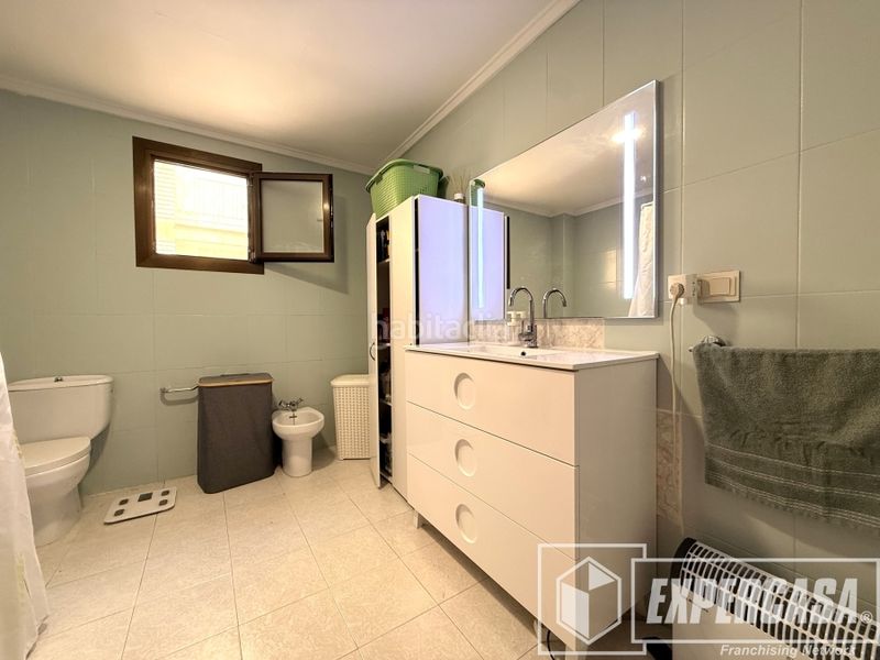 Foto 20ec8d9d-6a97-4026-8300-3cb0823b9231. Casa amb aparcament a Riba - roja de Túria