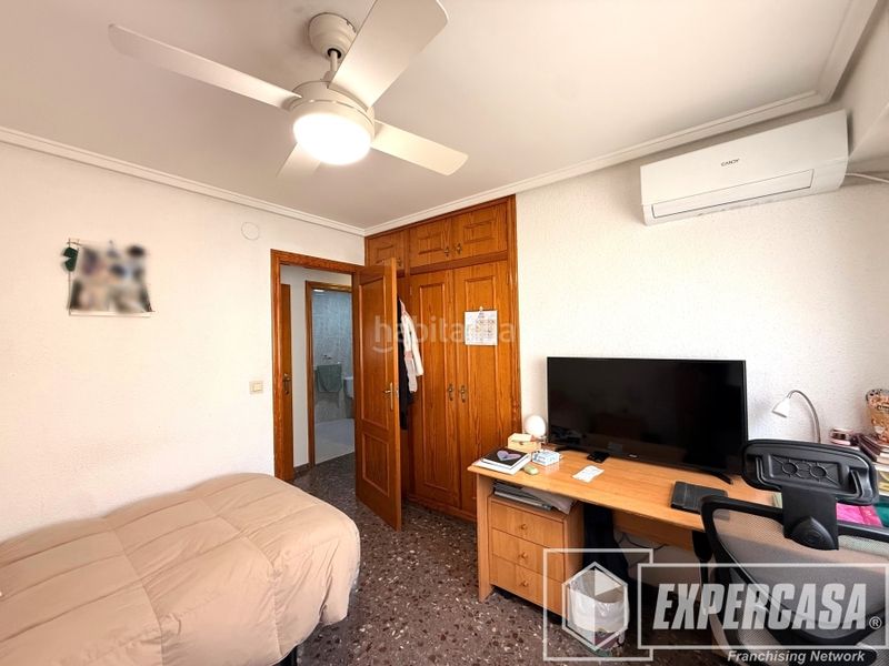 Foto d69f80b3-b0bf-4f30-a2c5-2edd18d8d2d4. Casa amb aparcament a Riba - roja de Túria