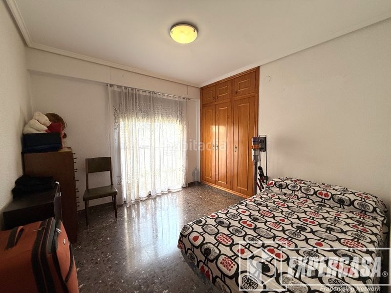 Foto f1756892-e4cf-40ef-9e2a-961aa168c2b1. Casa amb aparcament a Riba - roja de Túria