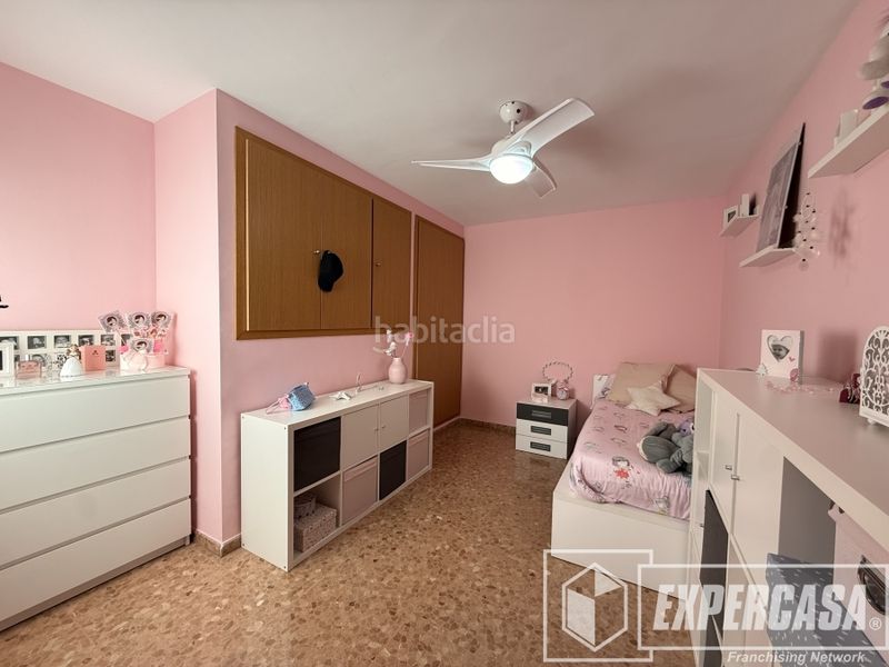 Foto 04f9c6f7-821e-4e86-9119-eafa1872630a. Àtic amb calefacció aparcament a Riba - roja de Túria