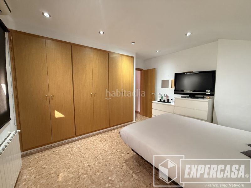 Foto 9c247452-ad65-414a-b55d-1242ac86562e. Àtic amb calefacció aparcament a Riba - roja de Túria