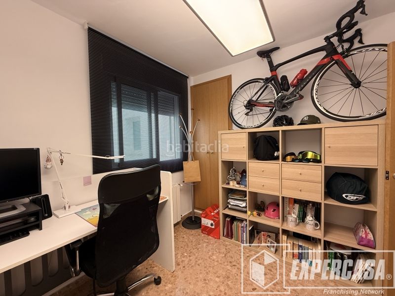 Foto a7982211-f693-431c-aa52-9abdf615e8f5. Àtic amb calefacció aparcament a Riba - roja de Túria