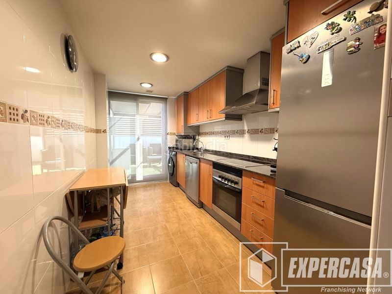 Foto e0d191e5-32c8-4520-b1cb-72d9e7de104d. Àtic amb calefacció aparcament a Riba - roja de Túria