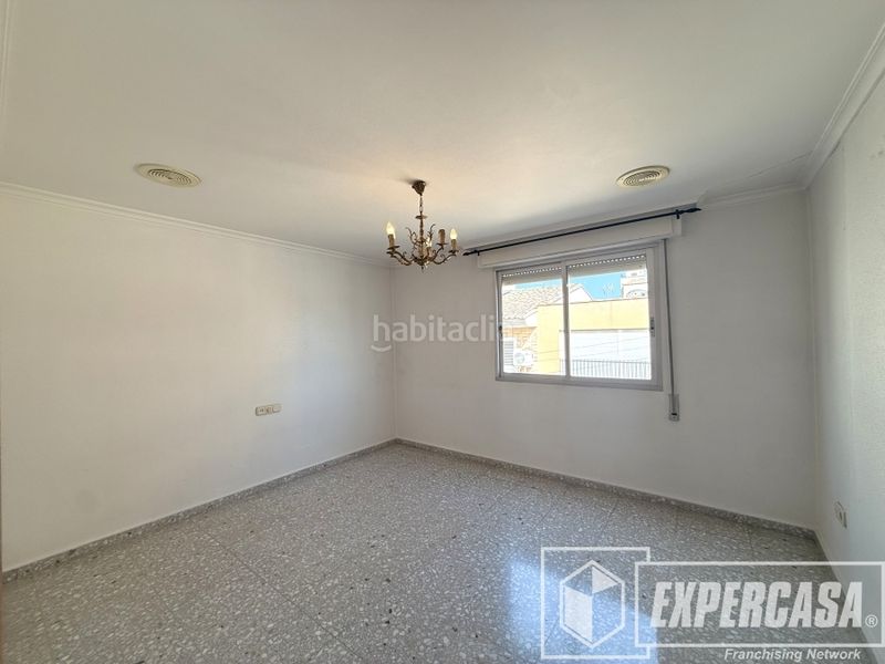 Foto a2984126-f0ce-4f83-8bde-995f73bb5021. Piso en Riba - roja de Túria
