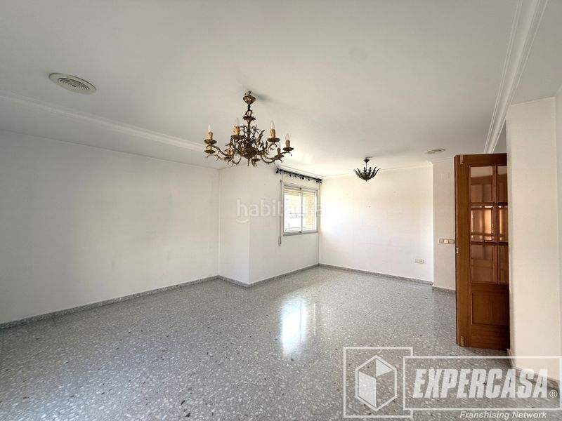 Foto c0b9a1f8-7d80-46de-bfbb-49b7bfe559e2. Piso en Riba - roja de Túria