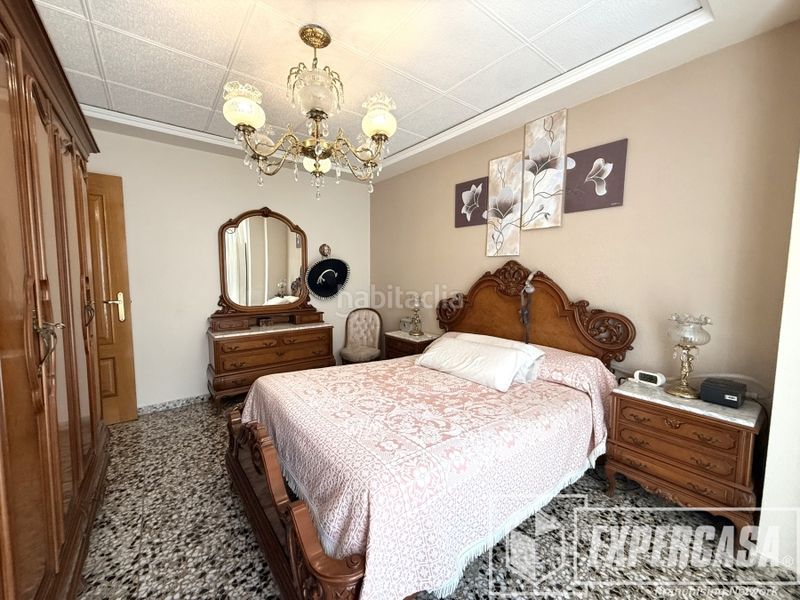 Foto c85b9cd1-80c1-4d75-9e66-bedf047b1fb0. Pis a Riba - roja de Túria