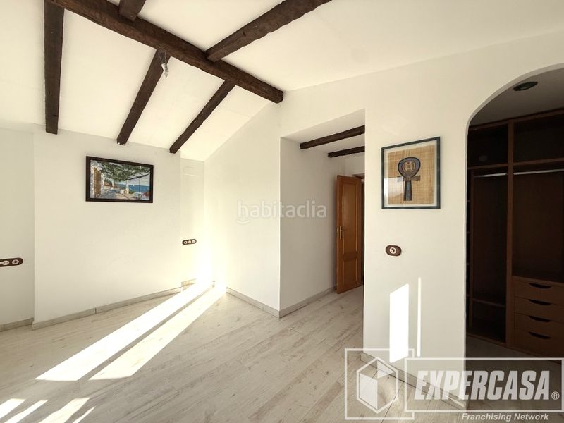 Foto a89e61e6-b47c-4209-9761-765e4191067a. Xalet amb calefacció aparcament piscina a Vilamarxant