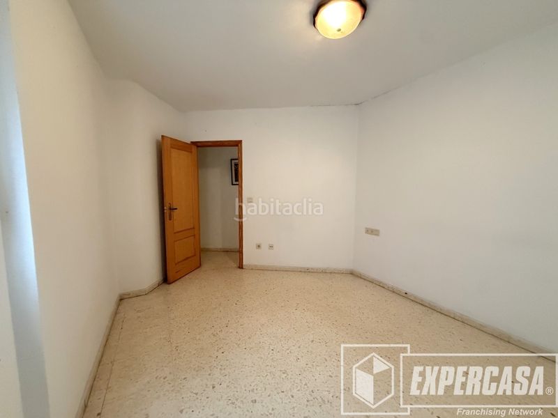 Foto a1f6f3e4-152a-4f46-9a8c-f1e1155a48a4. Pis amb aparcament a Riba - roja de Túria