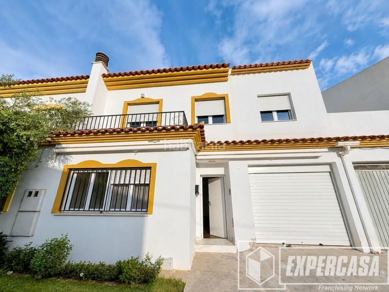 Foto a7a5c3f1-869e-4ca6-8362-7904b071f17b. Casa adosada en calle molinos 9 en Domeño
